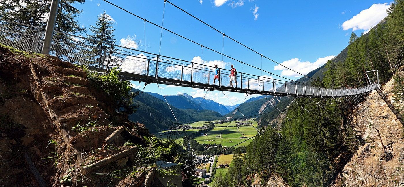 Längenfeld Hängebrücke Sehenswürdigkeit, Tirol, Wandern, Sommerurlaub Längenfeld